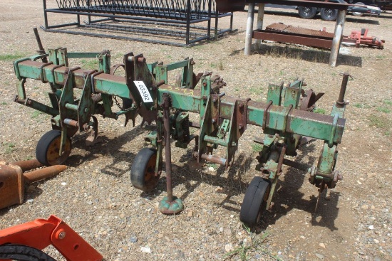 3PT JD 2 ROW CULTIVATOR