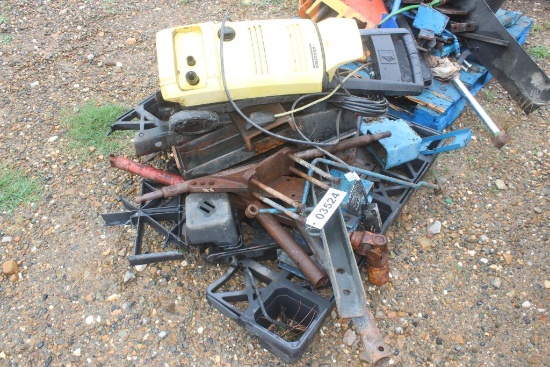 PALLET OF TRACTOR PARTS