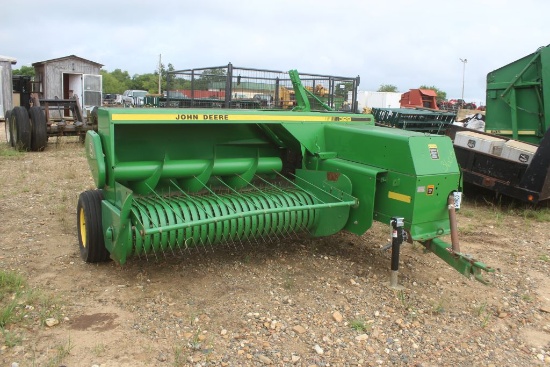 JD 328 SQ BALER