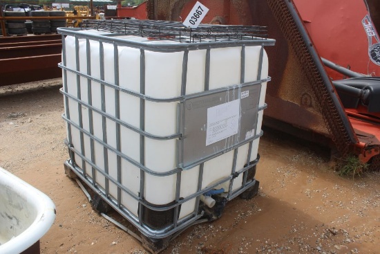 PLASTIC TOTE W/CAGE AND DOG CAGE