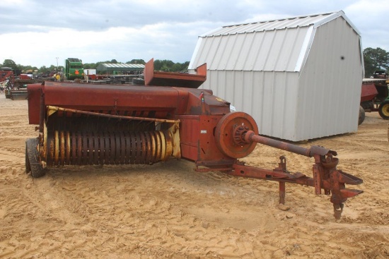 NH 277 SQUARE BALER
