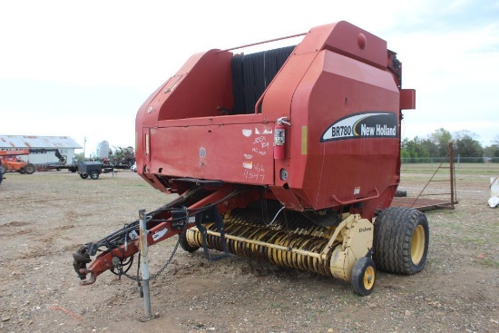 NH BR780 ROUND BALER