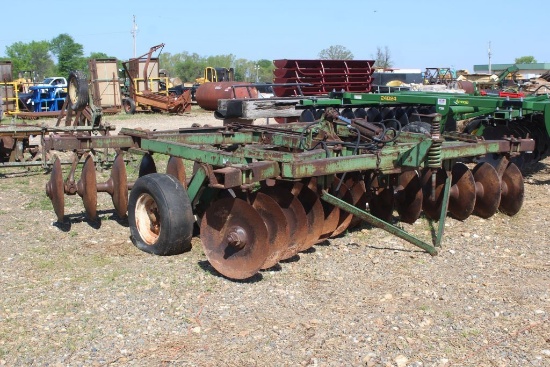 JD PULL BEHIND DISC