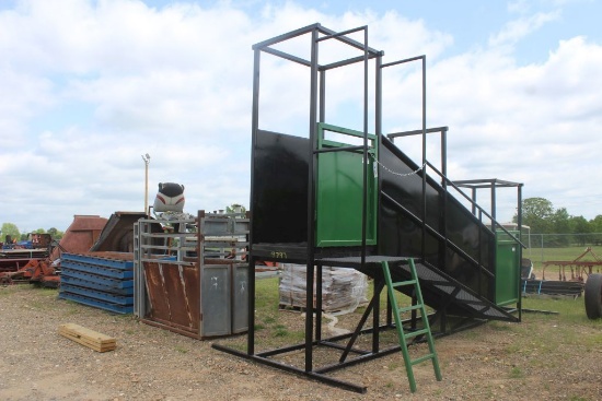 CATTLE LOADING CHUTE