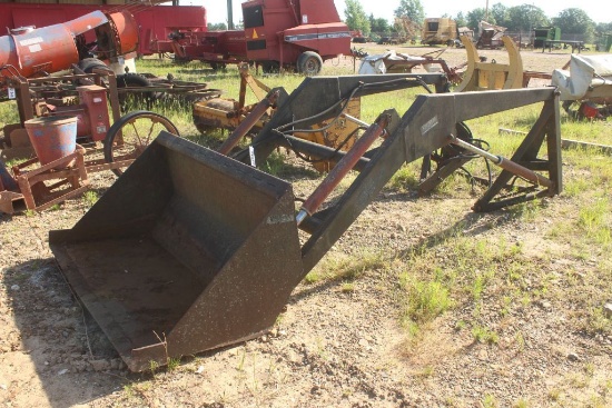 TRACTOR LOADER W/BUCKET