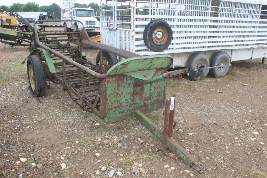 JD MANURE SPREADER