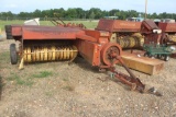 NH 273 SQUARE BALER