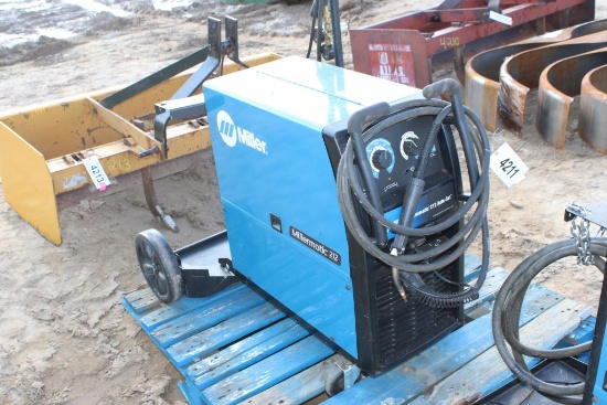 Millermatic 212 Auto Set Welder W/Leads