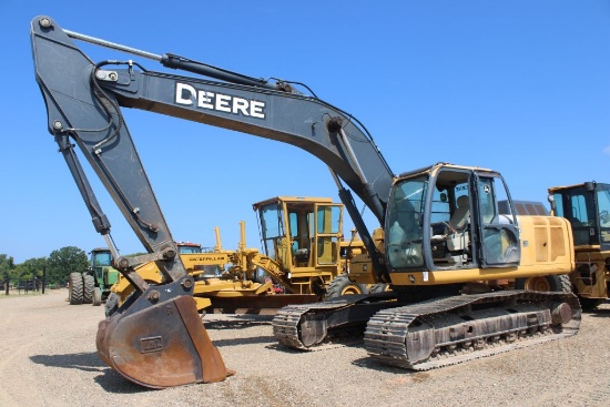 John Deere 250g Excavator