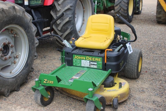 John Deere Z235 Zero Turn Mower W/42"Deck 234hrs (We Do Not Guarantee Hours)