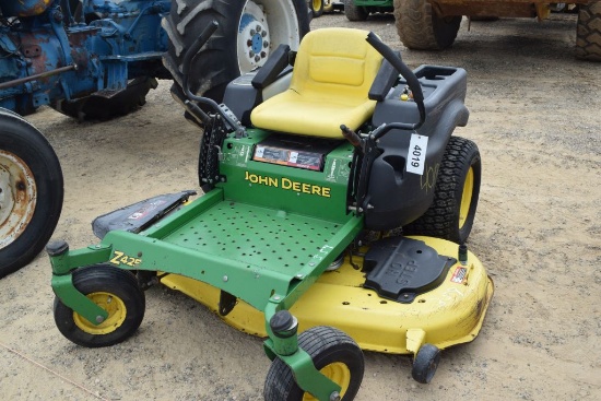 JOHN DEERE ZERO TURN W/48" MOWER DECK