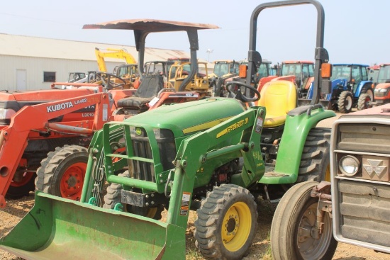 John Deere 3038e W/D160ldr And Bucket Rops 4wd 901.3hrs (We Do Not Guarantee Hours)