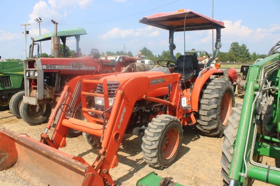 Kubota 4wd Canopy W/Ldr And Bucket