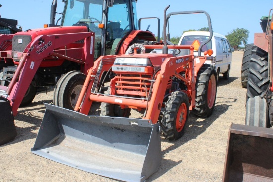 Kubota L2500 Rops 4wd Lb400ldr And Bucket 1037.8hrs (We Do Not Guarantee Hours)