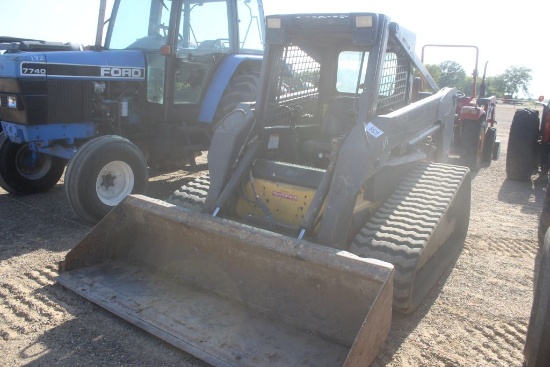 New Holland Rubbertrack Skid Steer