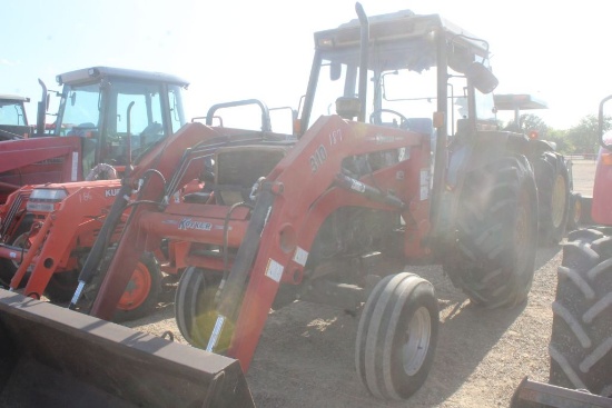 MASSEY FERGUSON C/A 2WD W/KOYKER LDR AND BUCKET