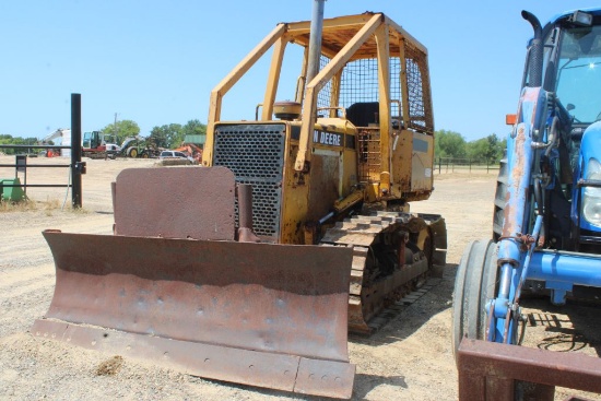 John Deere 450g Dozer 4620hrs (We Do Not Guarantee Hours)