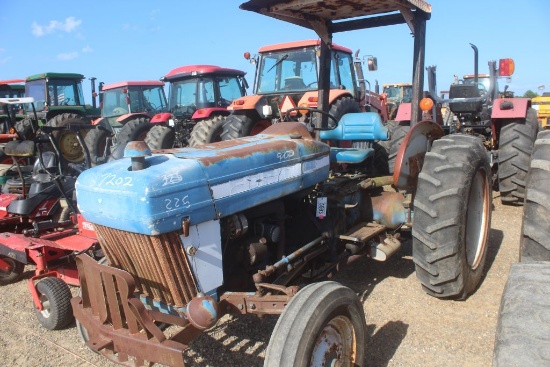 FORD TRACTOR CANOPY 2WD 2376.5HRS (WE DO NOT GUARANTEE HOURS)