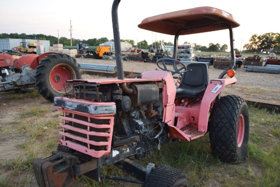 KUBOTA L2650 W/ CANOPY 2WD SALVAGE 4269 HOURS (WE DO NOT GUARANTEE HOURS)