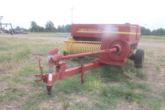 NEW HOLLAND 565 SQUARE BALER