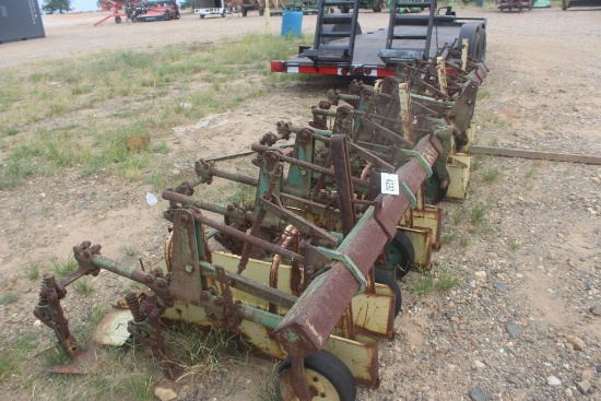 John Deere Cultivator