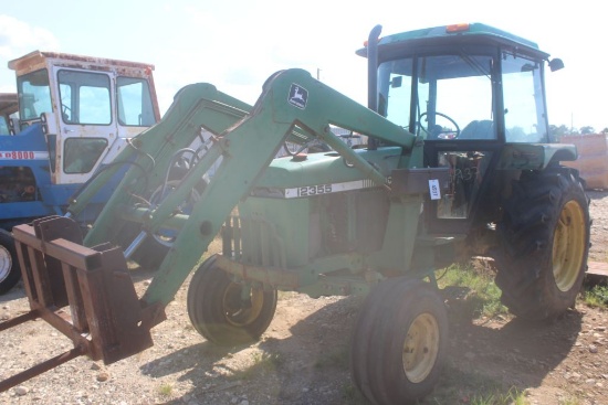 JOHN DEERE 2355 C/A 2WD W/LDR AND HAY SPEAR SALVAGE TRACTOR