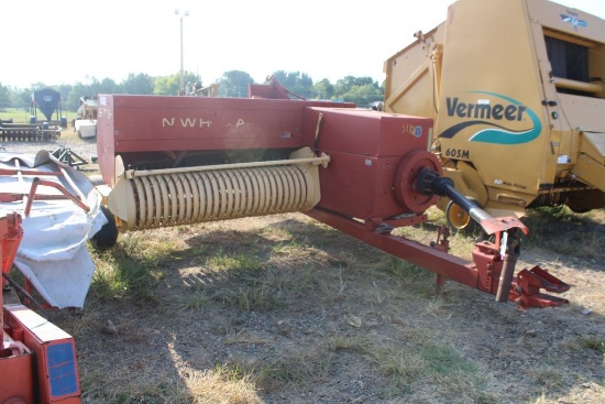 NEW HOLLAND 575 SQUARE BALER