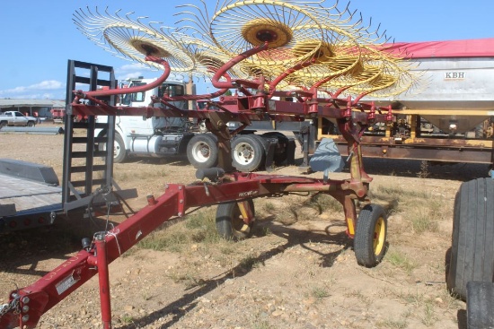 NEW HOLLAND 837 HAY RAKE- 10 WHEEL