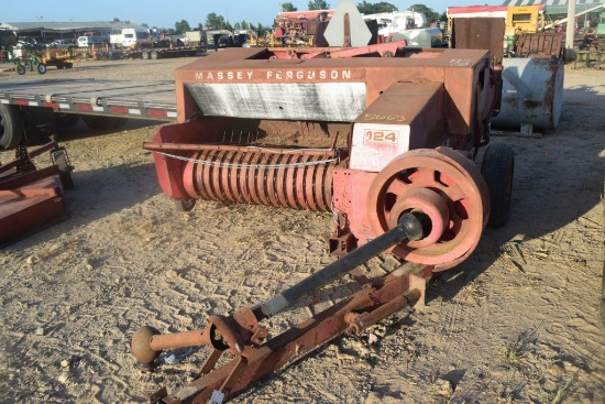 MASSEY FERGUSON 124 SQUARE BALER W/SHAFT