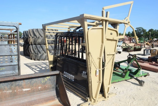 CATTLE SQUEEZE CHUTE