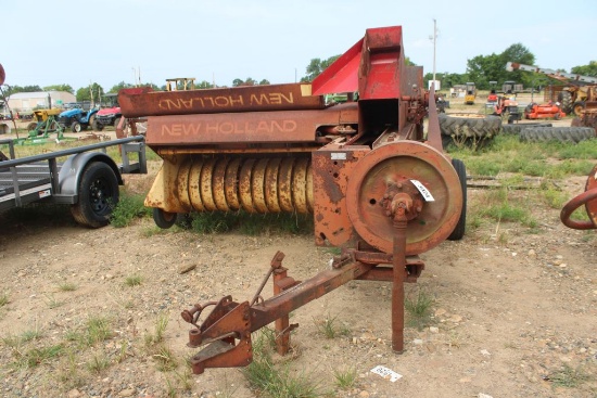 NEW HOLLAND 273 HAYLINER SQUARE BALER