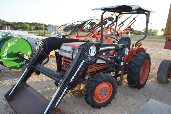 KUBOTA 2350 4WD W/LDR 1100HRS (WE DO NOT GUARANTEE HOURS) GETTING FUEL IN OIL, WON'T START