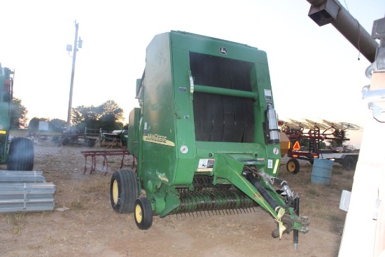 John Deere 467 Megawide Baler W/Monitor