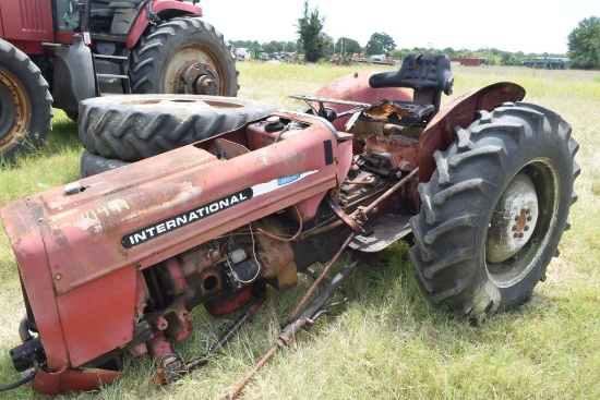 SALVAGE INTERNATIONAL 354 2WD TERP (HOLE IN BLOCK)