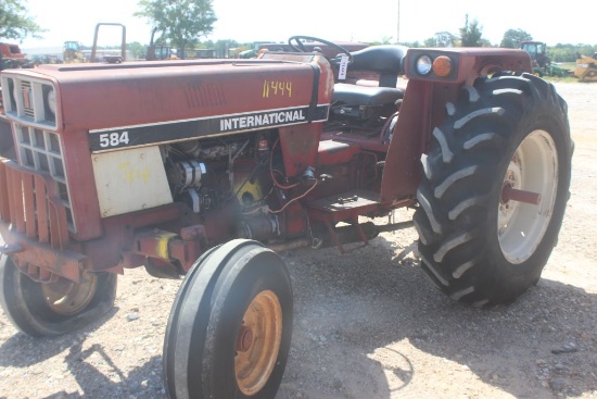SALVAGE INTERNATIONAL 584 TERP TRACTOR (HOLE IN BLOCK)