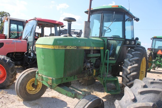 SALVAGE JOHN DEERE 4040 C/A TERP TRACTOR (HOLE IN BLOCK)