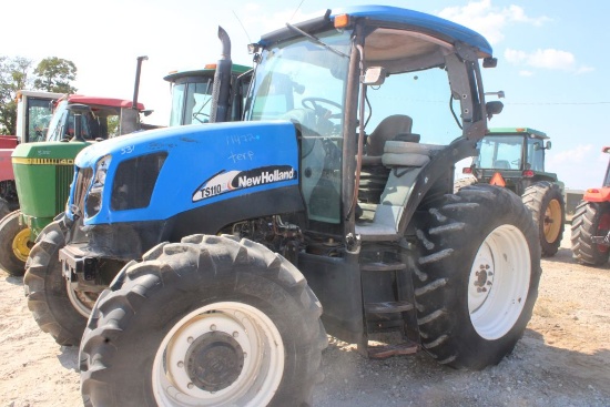 SALVAGE NEW HOLLAND TS110A C/A 4WD TERP TRACTOR (HOLE IN BLOCK)