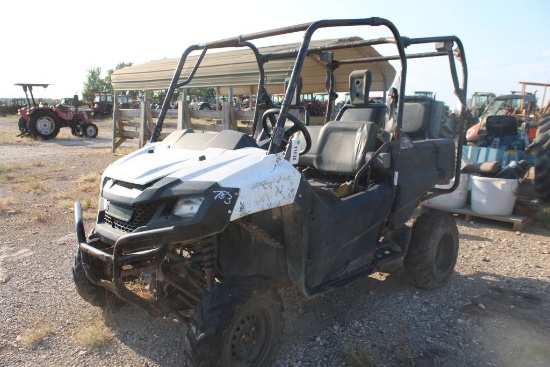 SALVAGE HONDA PIONEER 700 SIDE X SIDE (TRANSMISSION IS OUT)