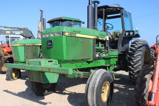 SALVAGE JOHN DEERE 4555 C/A 2WD W/DUALS