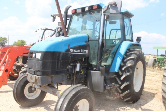 SALVAGE NEW HOLLAND TS110 2WD TERP TRACTOR (HOLE IN BLOCK)
