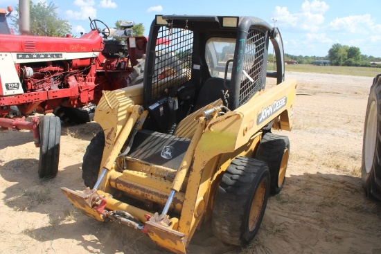 SALVAGE JOHN DEERE 240 TERP WHEELED SKID STEER (HOLE IN ENGINE BLOCK)