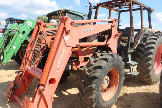 SALVAGE BURNT KUBOTA W/LDR 4WD