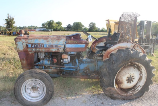 SALVAGE FORD 2600 2WD
