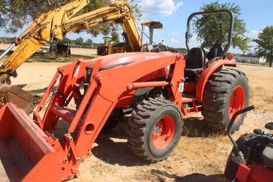 SALVAGE KUBOTA MX5200 ROPS 4WD W/LDR AND BUCKET