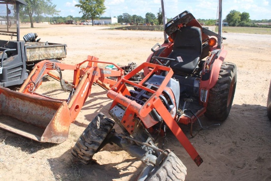 SALVAGE KUBOTA TRACTOR