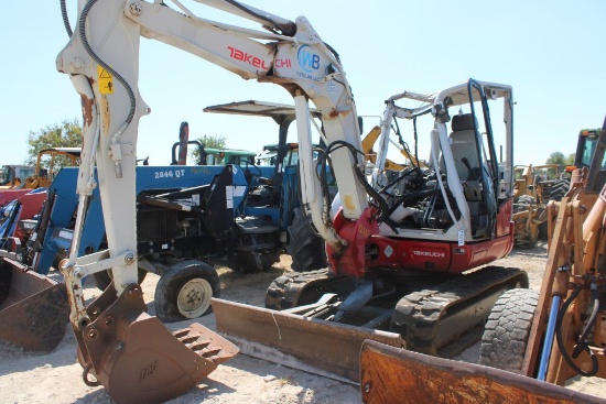 SALVAGE TAKEUCHI TB250-2 C/A EXCAVATOR MOTOR AND DRIVE GOOD, DAMAGE TO BOOM AND CAB 700HRS *WE DO NO