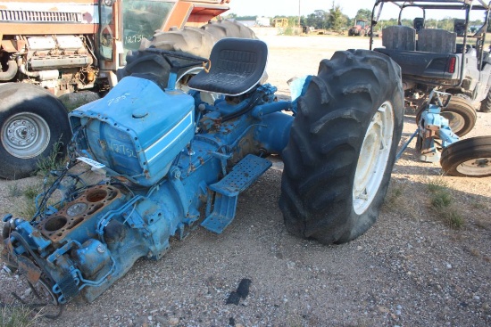 SALVAGE FORD 4610 2WD W/ PARTS