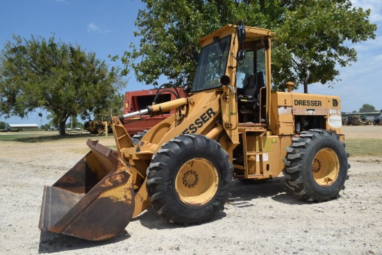 SALVAGE DRESSER D 510C RUBBER TIRE FRONT END LOADER W/ BUCKET 4WD CAB