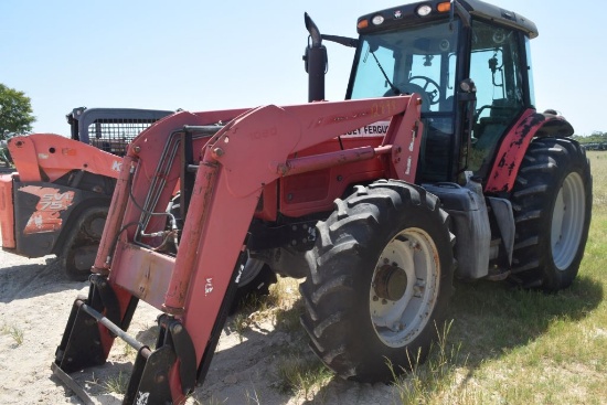 SALVAGE MASSEY FERGUSON W/ LOADER CAB 4WD TERP TRACTOR (HOLE IN BLOCK)