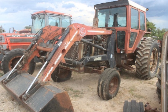 Massey Ferguson 2wd C/A W/ Ldr Salvage